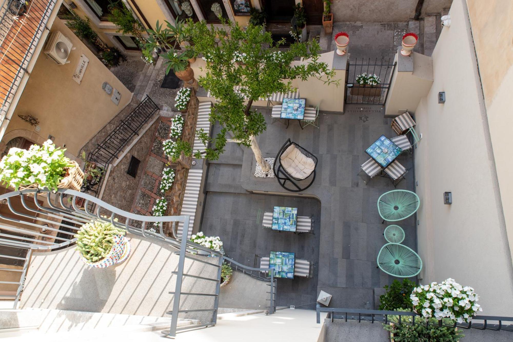 Villa D'Orville Luxury Suites Taormina Exterior photo