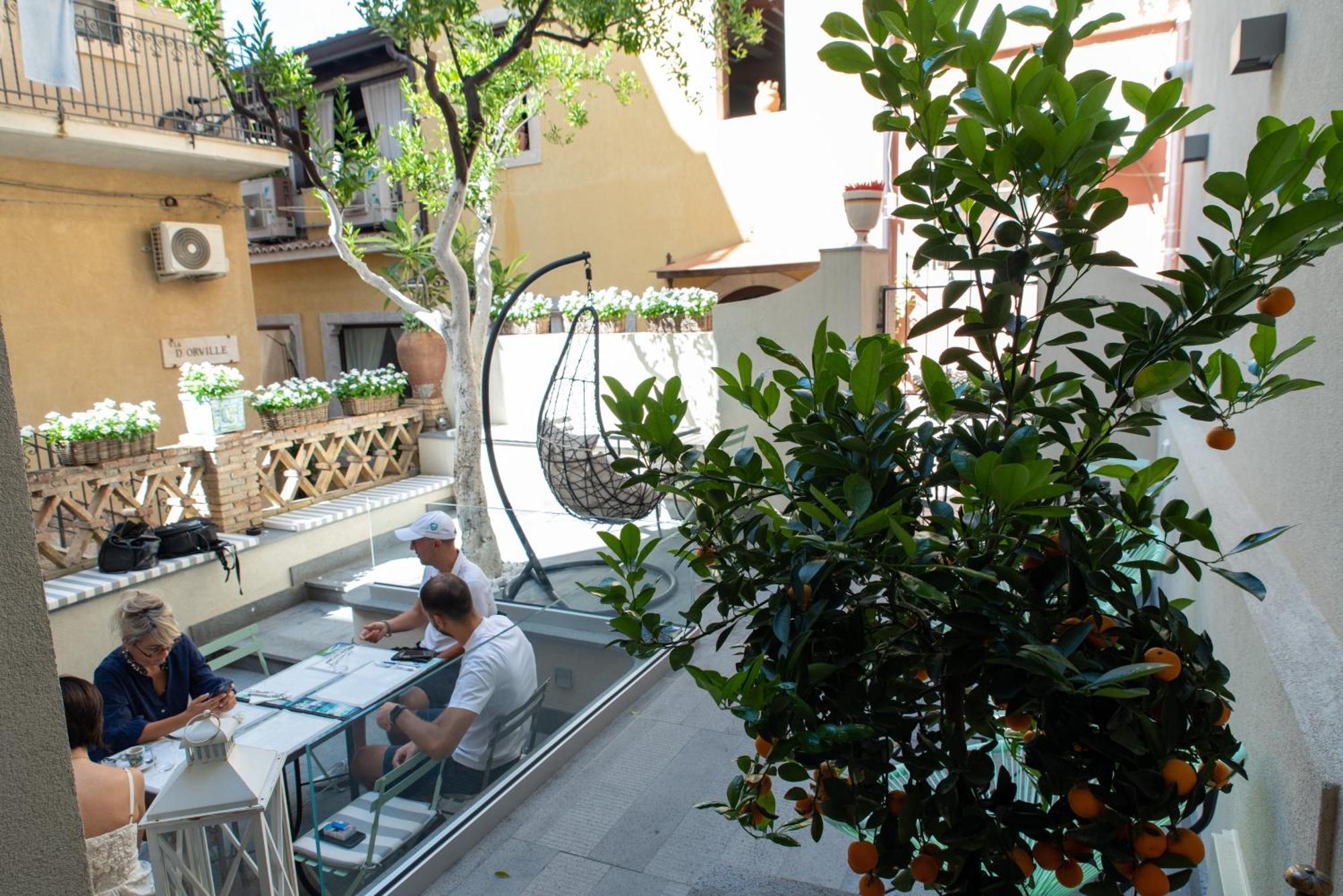 Villa D'Orville Luxury Suites Taormina Exterior photo