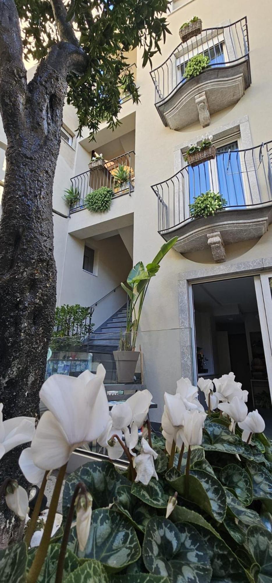 Villa D'Orville Luxury Suites Taormina Exterior photo
